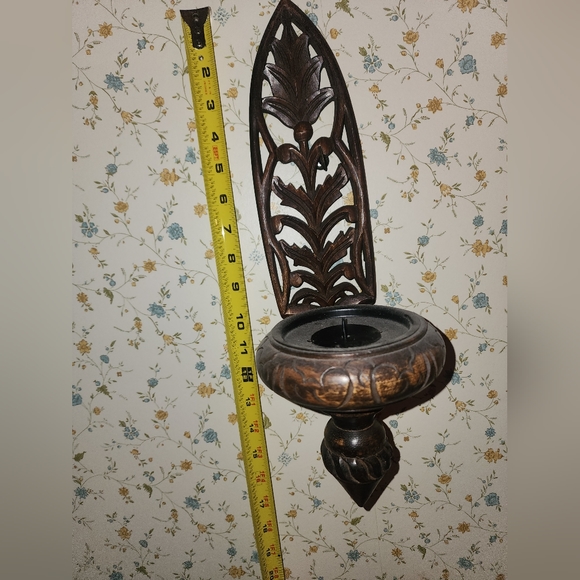 Handcarved sconce pair, 17" height, 5"width. Great Condition. - Picture 3 of 9